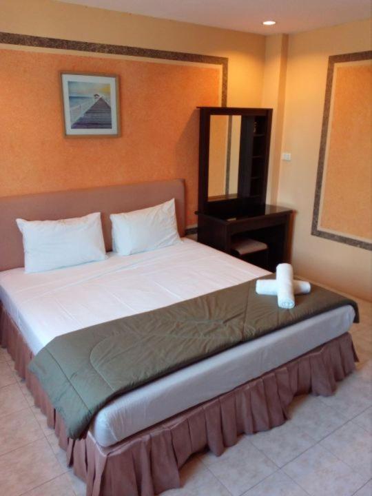 FnB Hotel Central Pattaya Bagian luar foto
