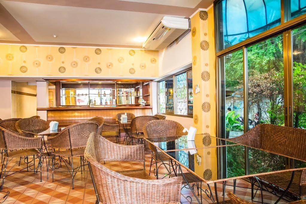 FnB Hotel Central Pattaya Bagian luar foto