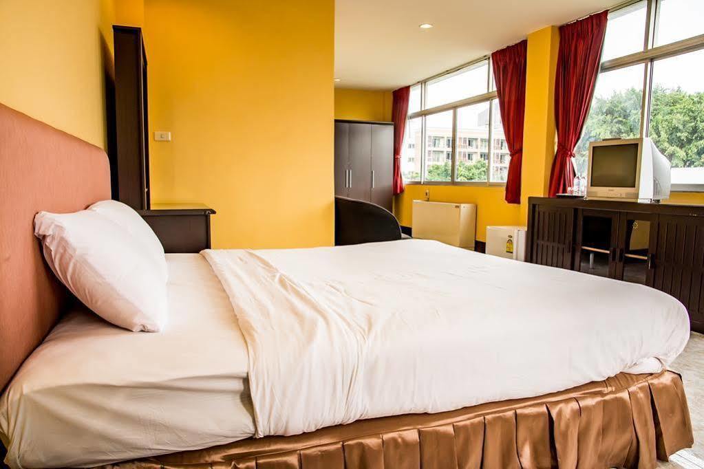 FnB Hotel Central Pattaya Bagian luar foto