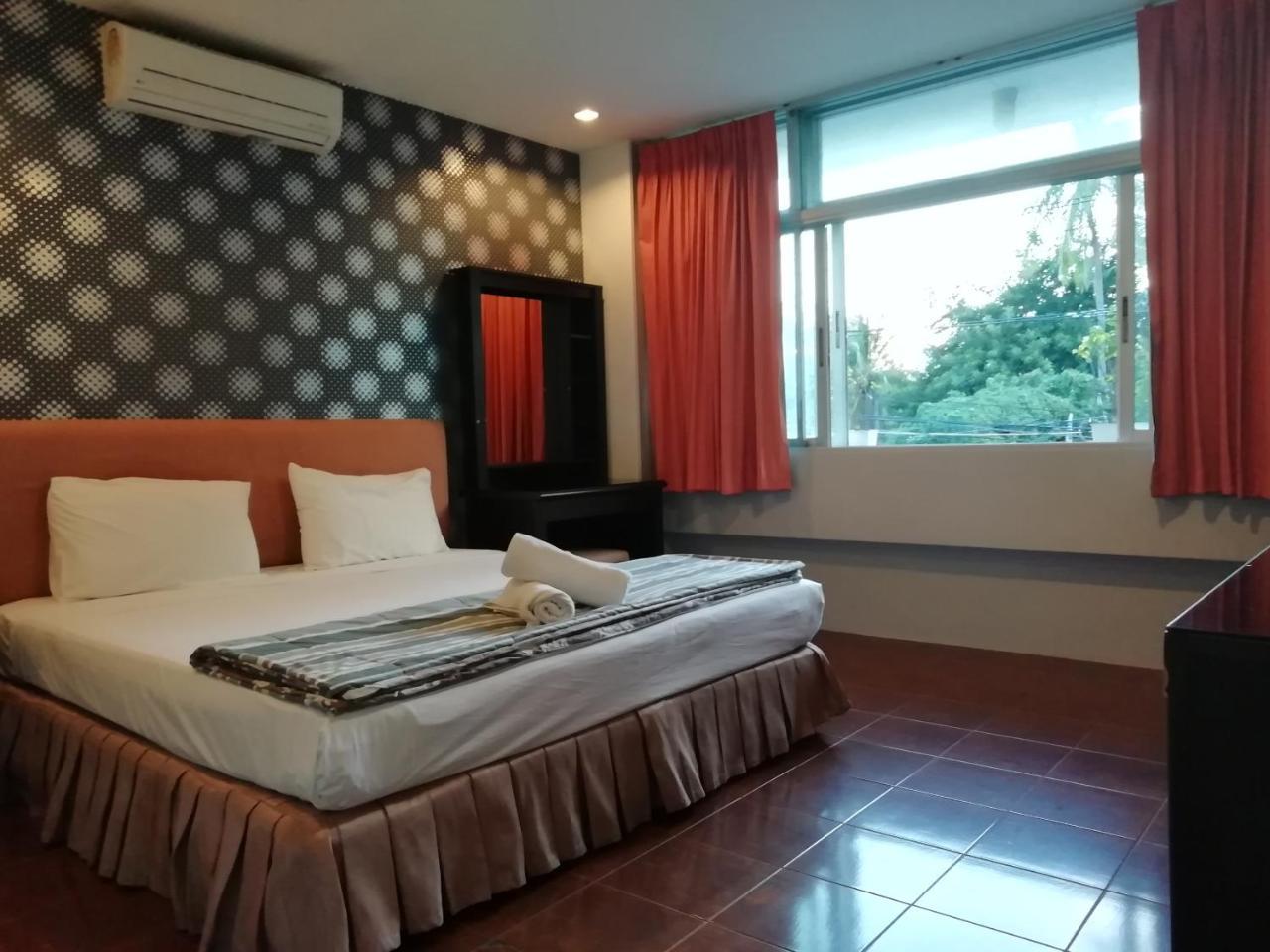 FnB Hotel Central Pattaya Bagian luar foto